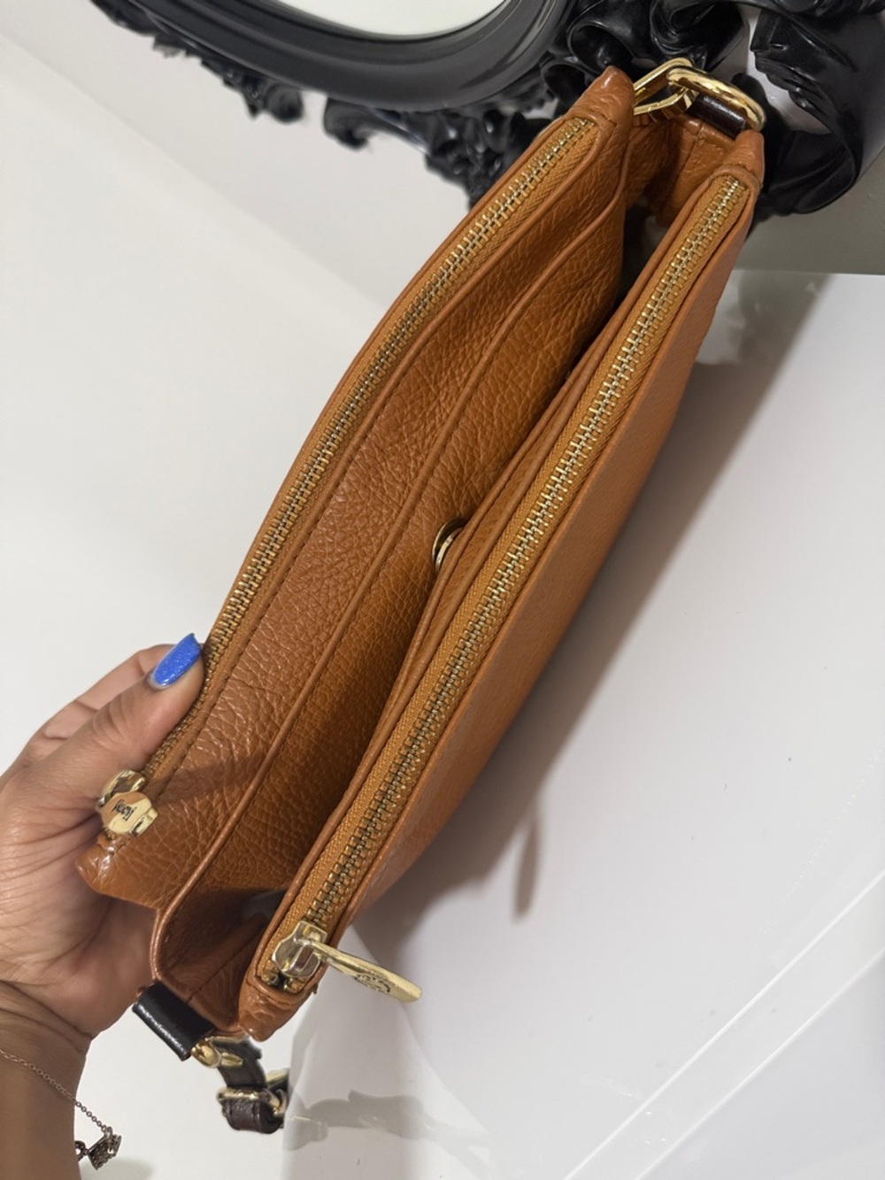 Valentina FINAL SALE ππΌππΌππΌππΌClassic Pebbled Leather Crossbody in tan leather ππ - Picture 6 of 13